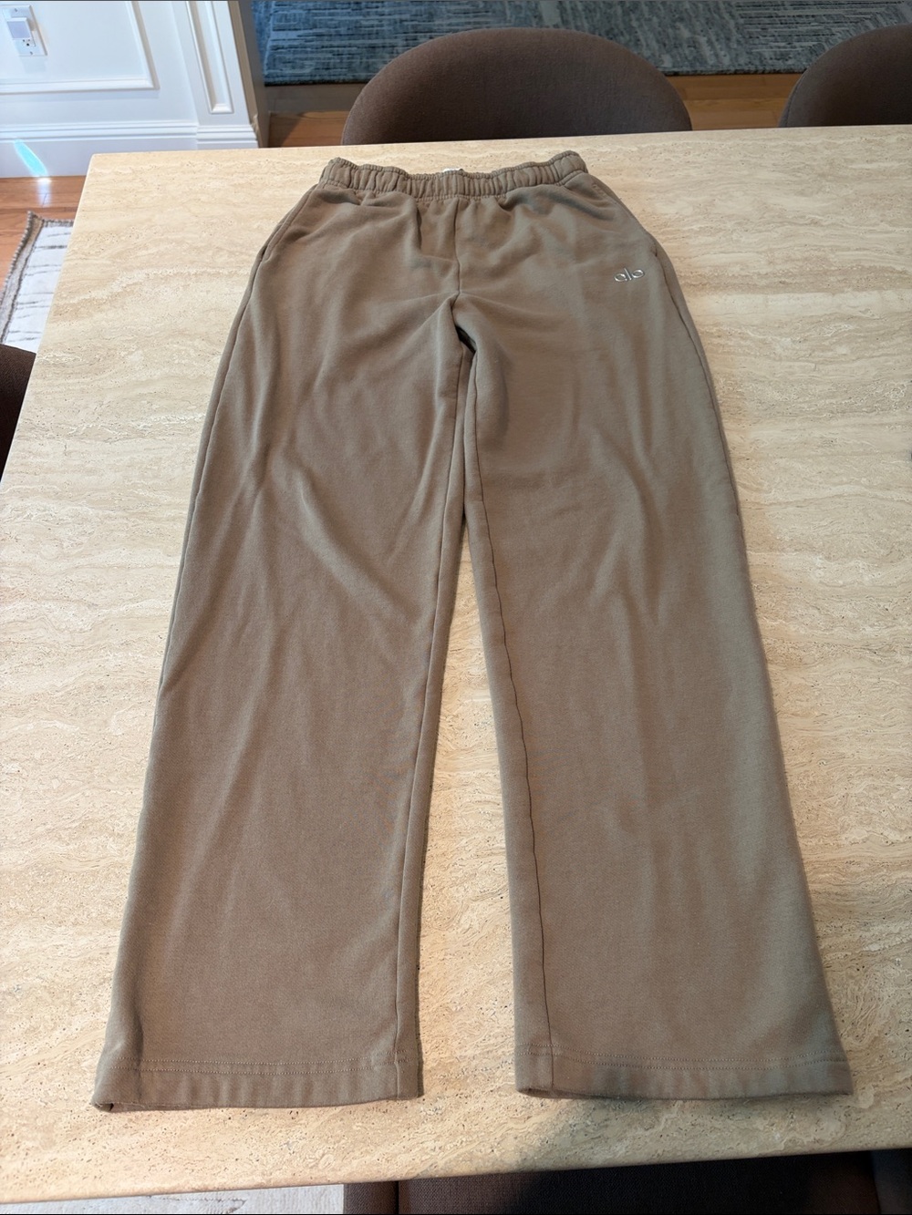 ALO ‘Accolade’ Straight Leg Sweatpants - Picture 12 of 13